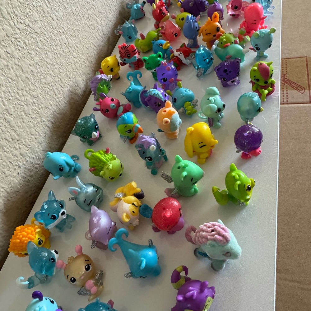 Hatchimals:Colorful Animal Action Figures Playset